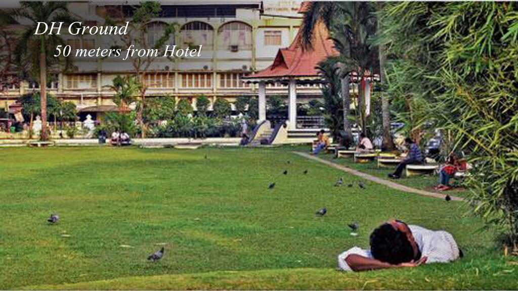 Hotel Aiswarya Kochi Exterior photo