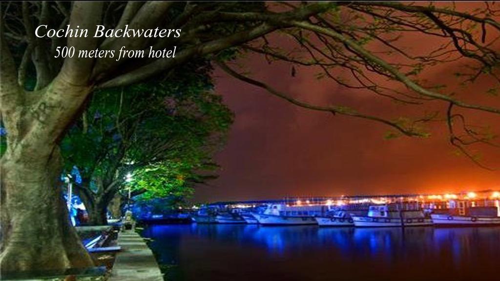Hotel Aiswarya Kochi Exterior photo